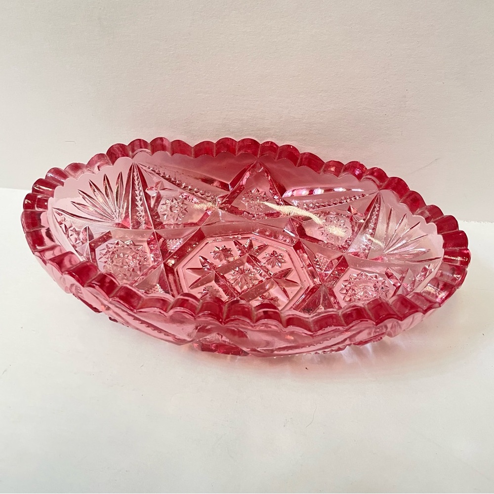 Dalzell Viking Vintage Pink Rounded Sawtooth Oval Candy Relish Dish